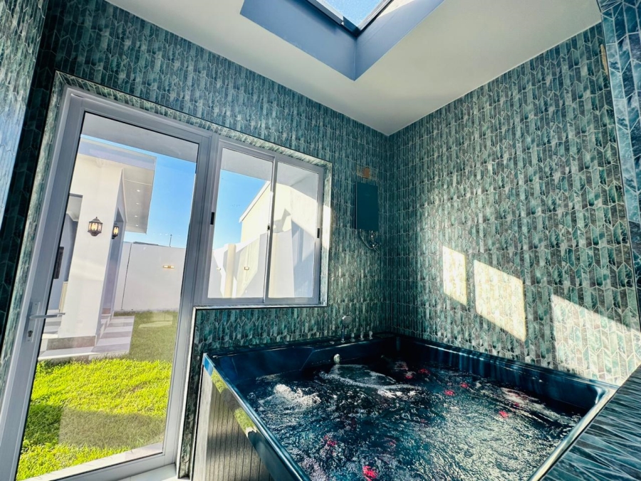 4 Bedroom Property for Sale in Sandown Western Cape